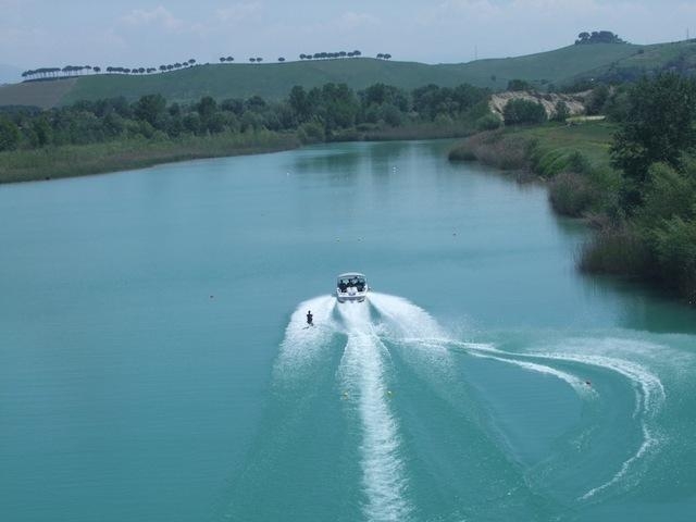 Esquí acuático en el Tíber.JPG 